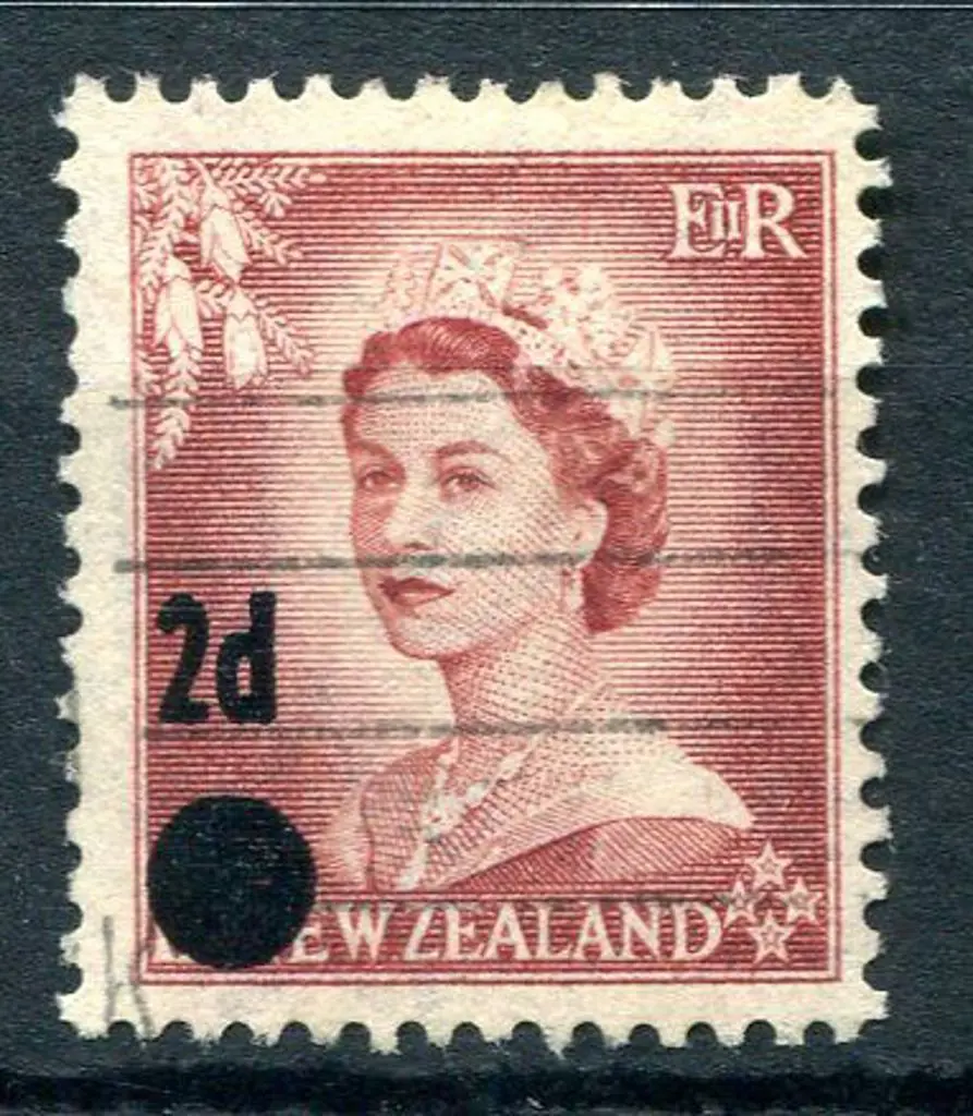 New Zealand 1958 2d on 1½d QEII error of surcharge ... Image 1++