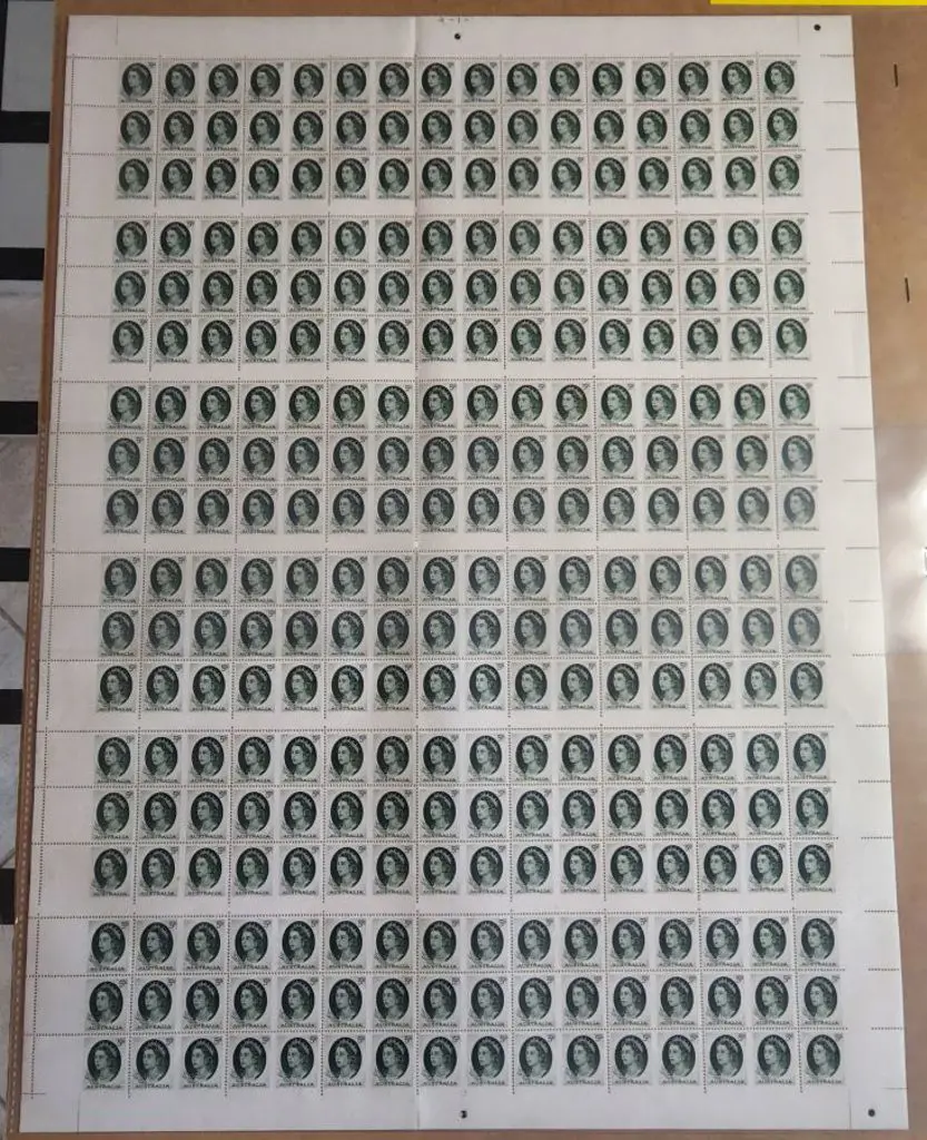 1963 5d green QEII in complete booklet pane uncut ... Image 1++
