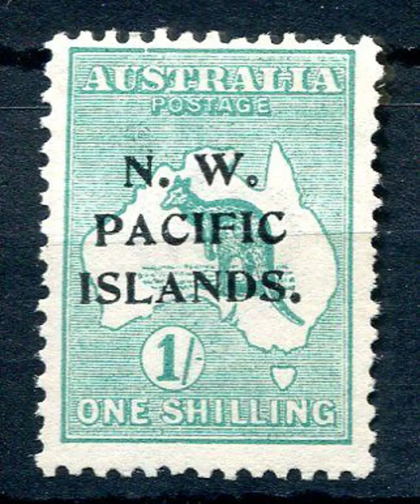 1915 1/- green, 1st wmk with "break in top frame ... Image 1++