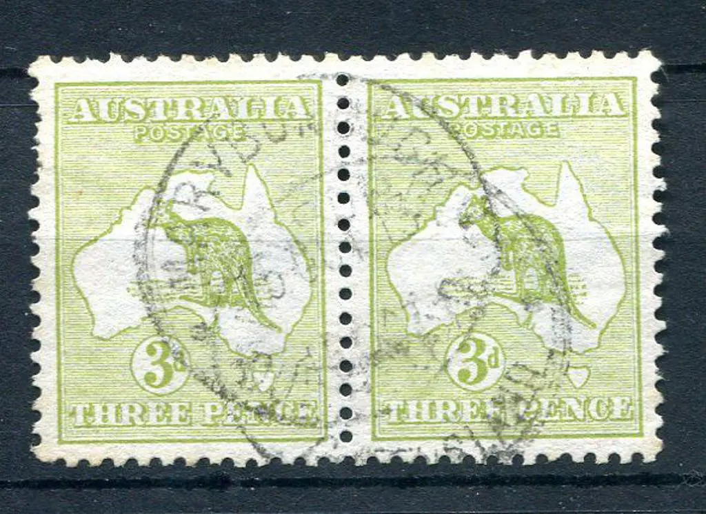 3d pale olive-green Die II/I pair. Fine used with ... Image 1++