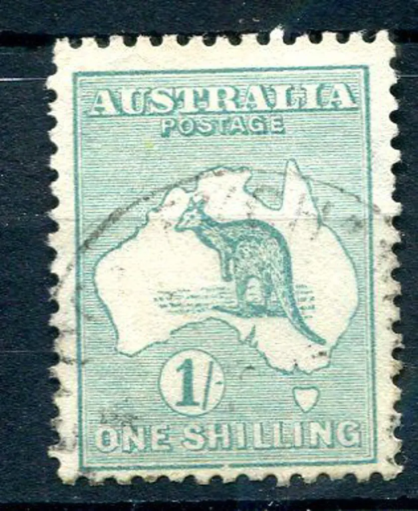 1/- green with "break right of "O" variety of ... Image 1++