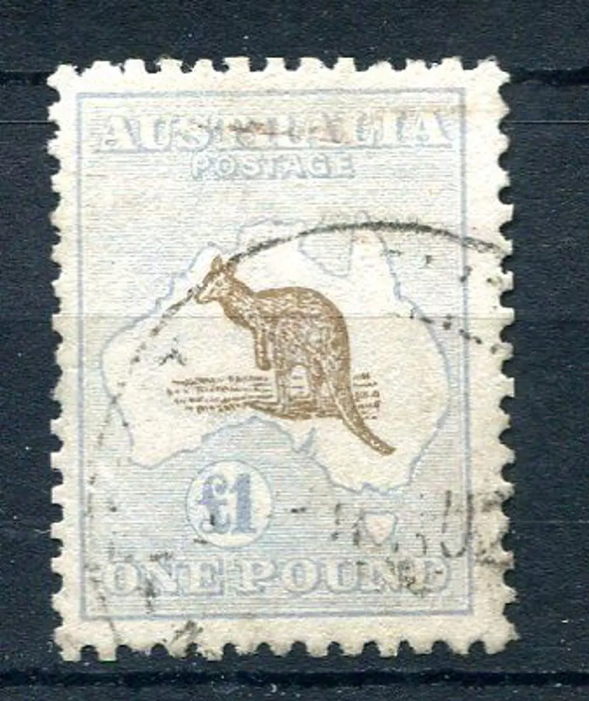 £1 light brown & pale blue. Lightly used with ... Image 1++