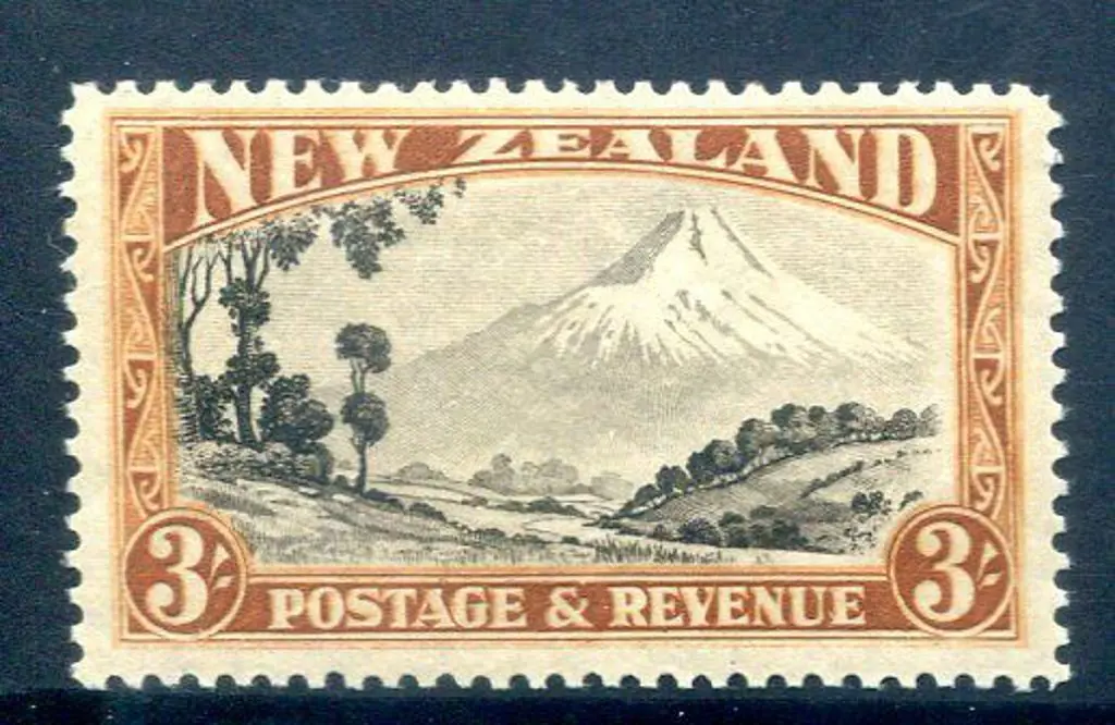 New Zealand 1935/36 3/- Mt Egmont, single wmk ... Image 1++