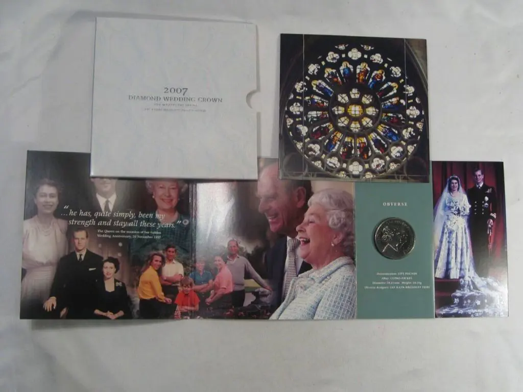 United Kingdom 2007 £5 Diamond Wedding Crown in ... Image 1++