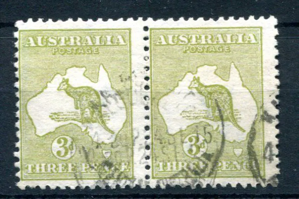 3d olive horiz pair with inverted wmk. Good to ... Image 1++