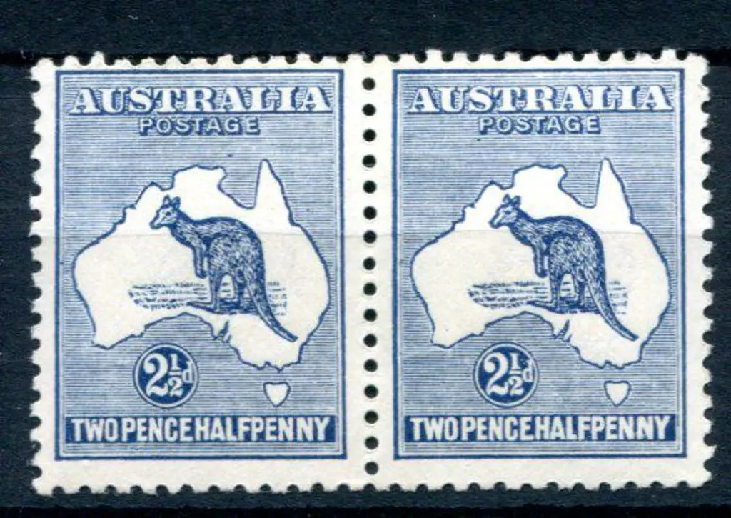 2½d blue pair with "Break in inner top frame over ... Image 1++