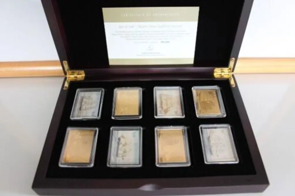 2015 Era of sail - Clipper Ships Gold foil set of ... Image 1++