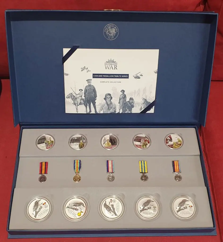2003 "Australians At War Silver Coin & Medallion ... Image 1++