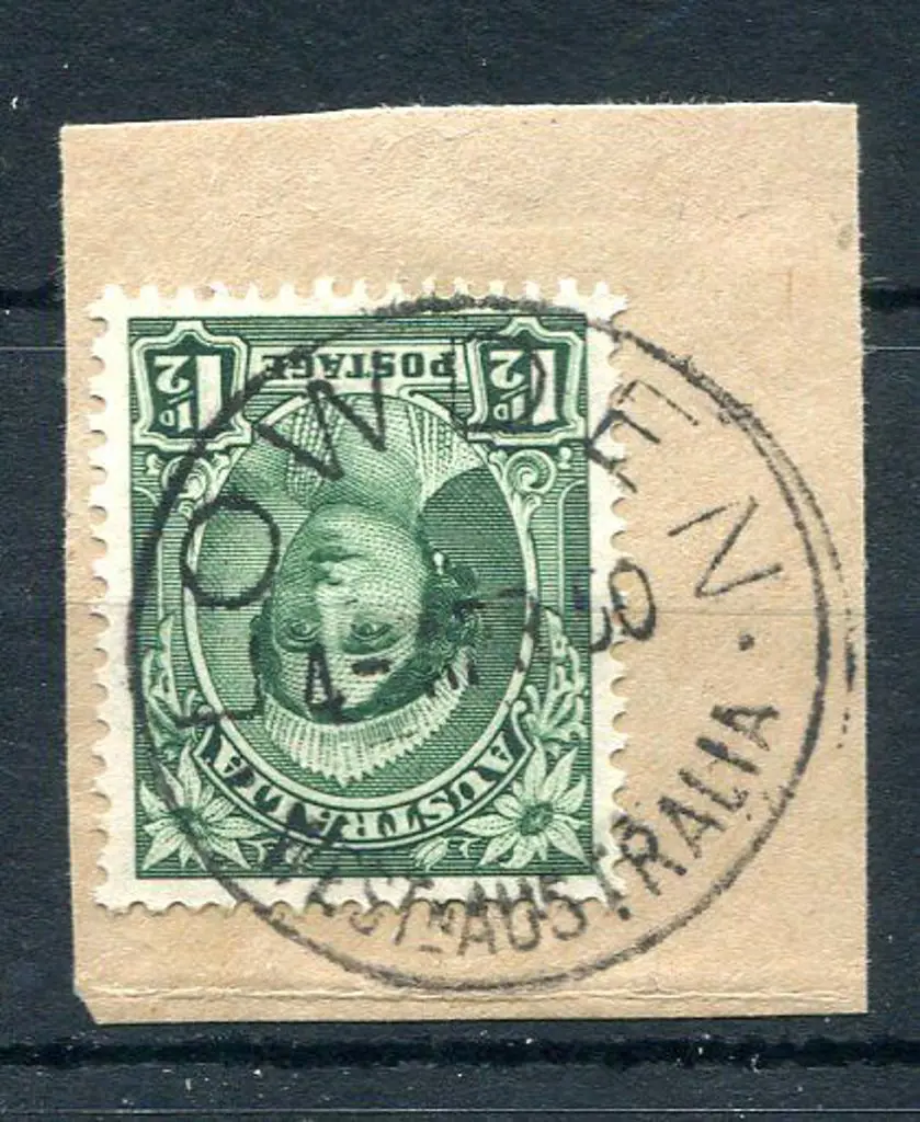 Lowden D27 Quality strike on 1½d green QM on piece ... Image 1++