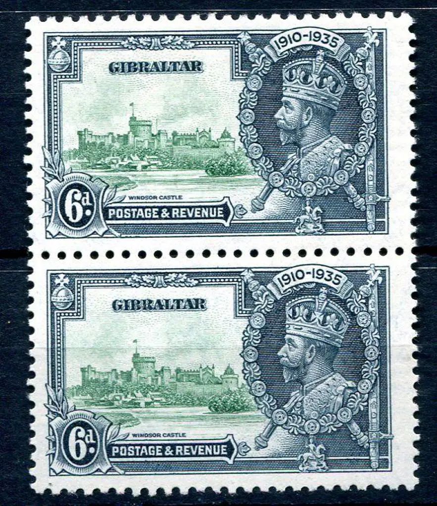 Gibraltar 1935 6d KGV Silver Jubilee vert pair ... Image 1++