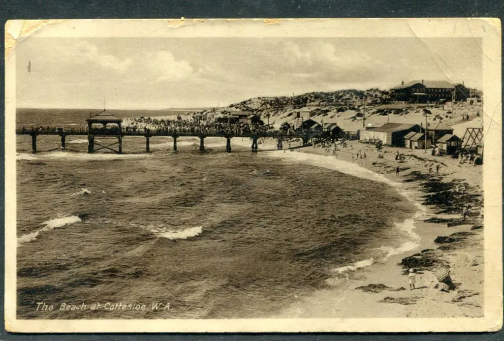 "The Beach at Cottesloe, WA" b&w photographic card ... Image 1++