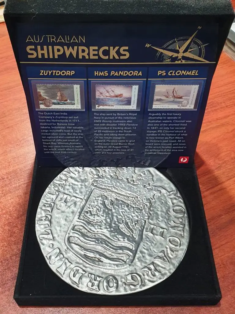 2017 Australian Shipwrecks set of 3 in pres case ... Image 1++