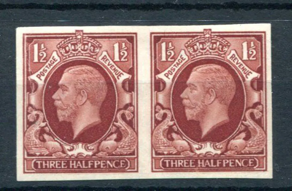 1934 1½d red-brown KGV horiz pair totally ... Image 1++