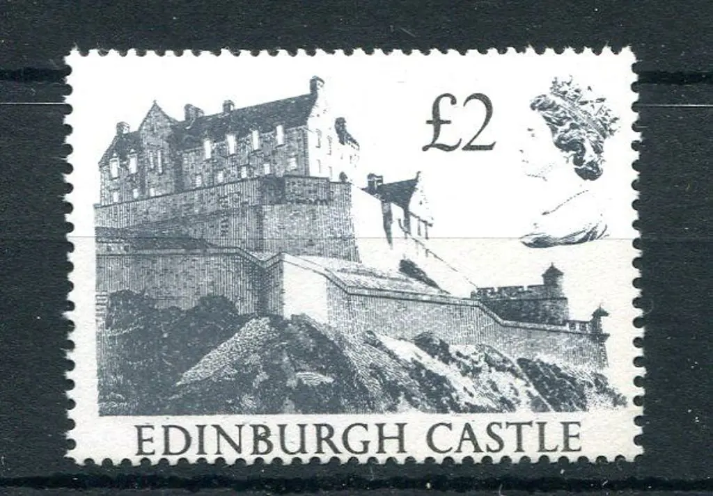 1988 £2 Edinburgh Castle forgery in a more ... Image 1++