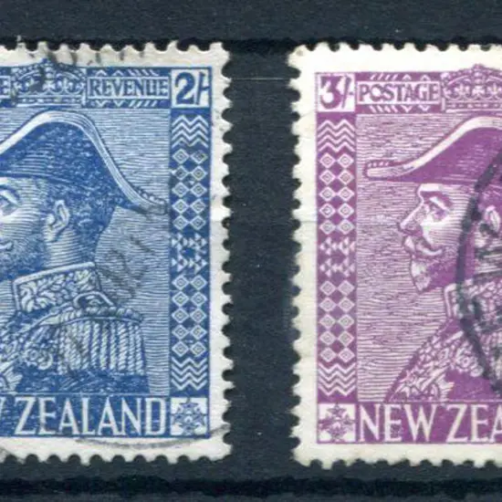 New Zealand 1926/34 2/- deep blue & 3/- mauve ...