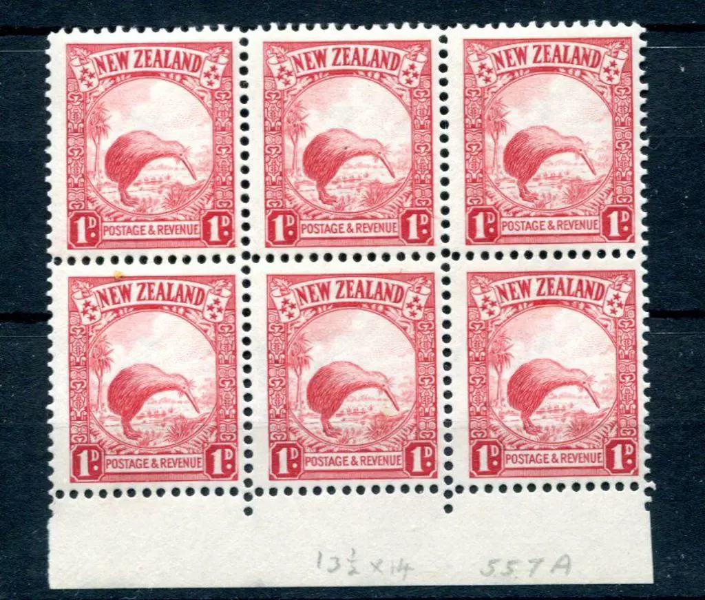 New Zealand 1935/36 1d Kiwi, Die I, perf. 13½x14 ... Image 1++