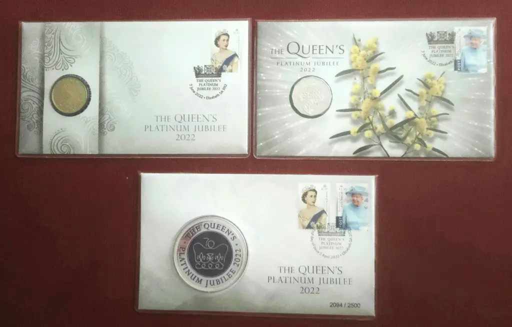 2022 (7th June) QEII Platinum Jubilee pair with ... Image 1++