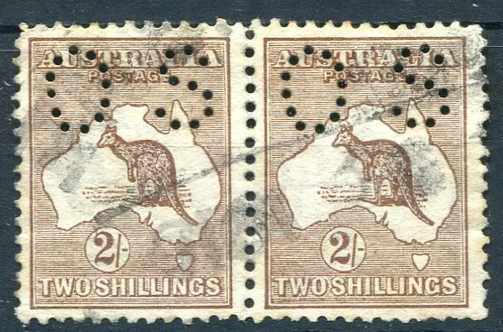 1913 2/- brown, 1st wmk horiz pair perfined small ... Image 1++