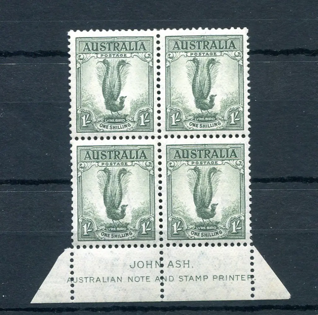 1937/59 1/- dull green lyrebird, perf. 13½ x 14 in ... Image 1++