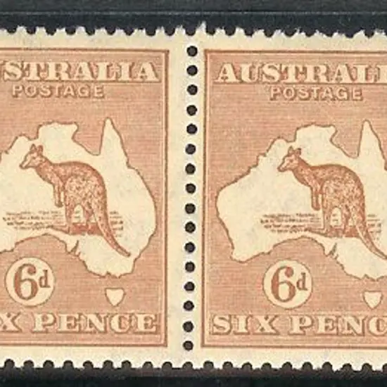 1932 6d chestnut kangaroo horiz pair. MUH SG 132