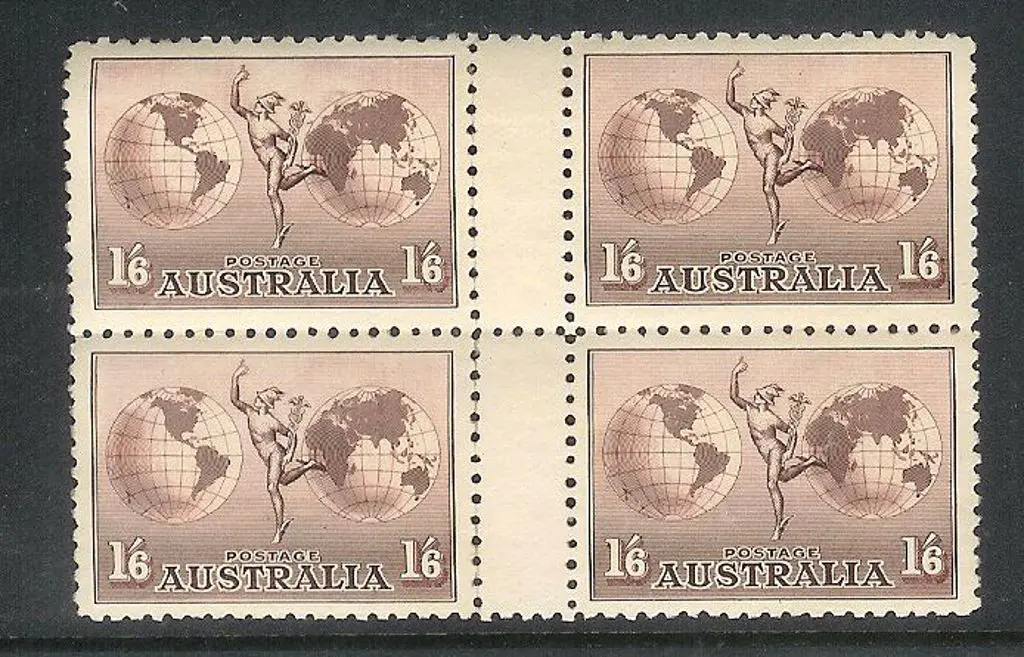 1934 1/6d Hermes gutter block of 4. No wmk. Fine ... Image 1++