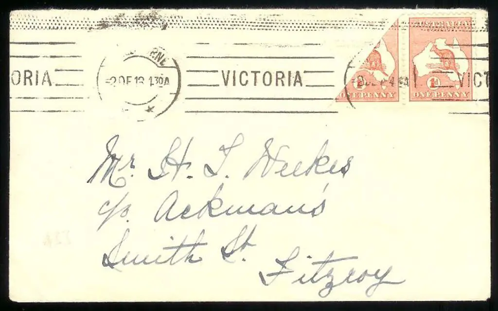 1918 (2nd Dec) 1d red kangaroo horiz pair with one ... Image 1++