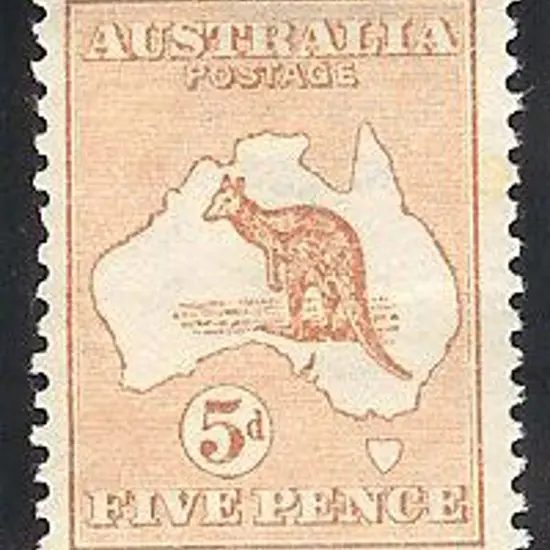 5d chestnut MVLH centred high & with faint spot at ...