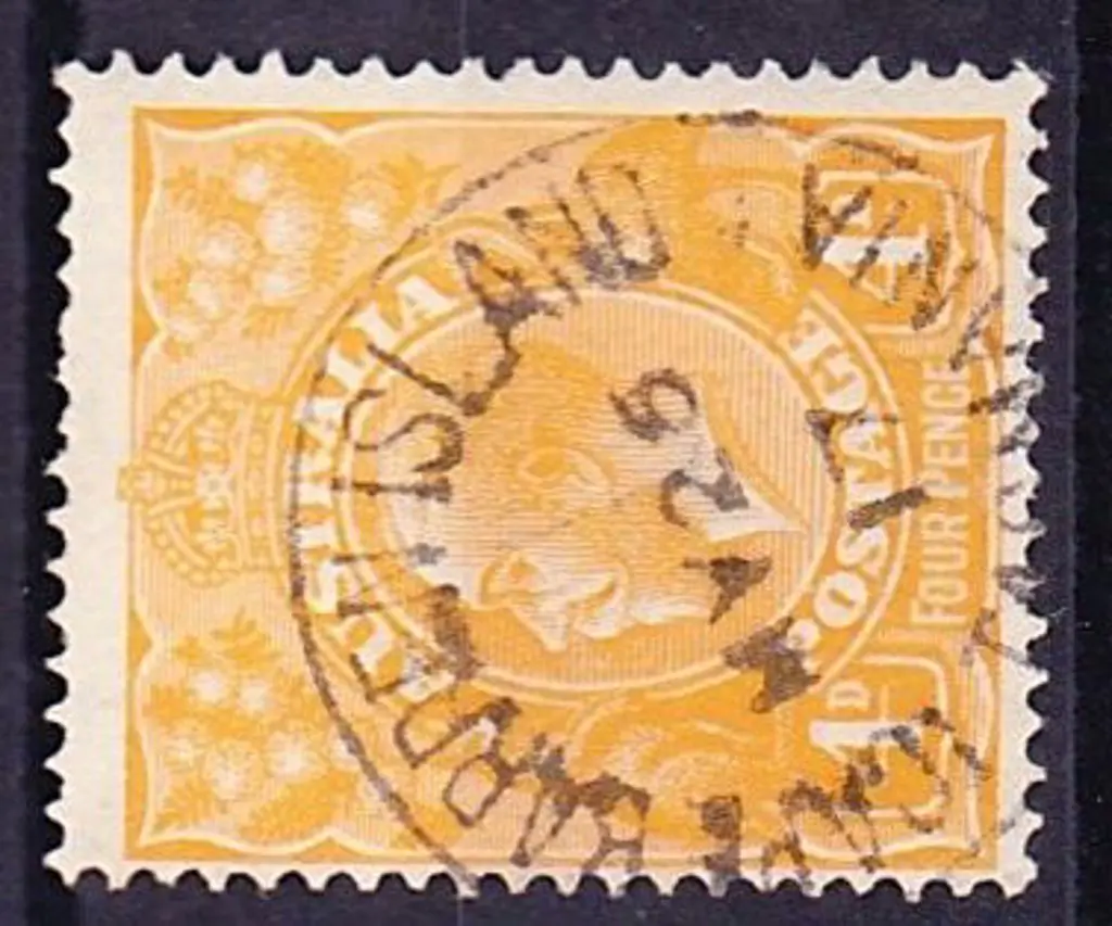 4d yellow-orange with almost complete crisp CAPE ... Image 1++