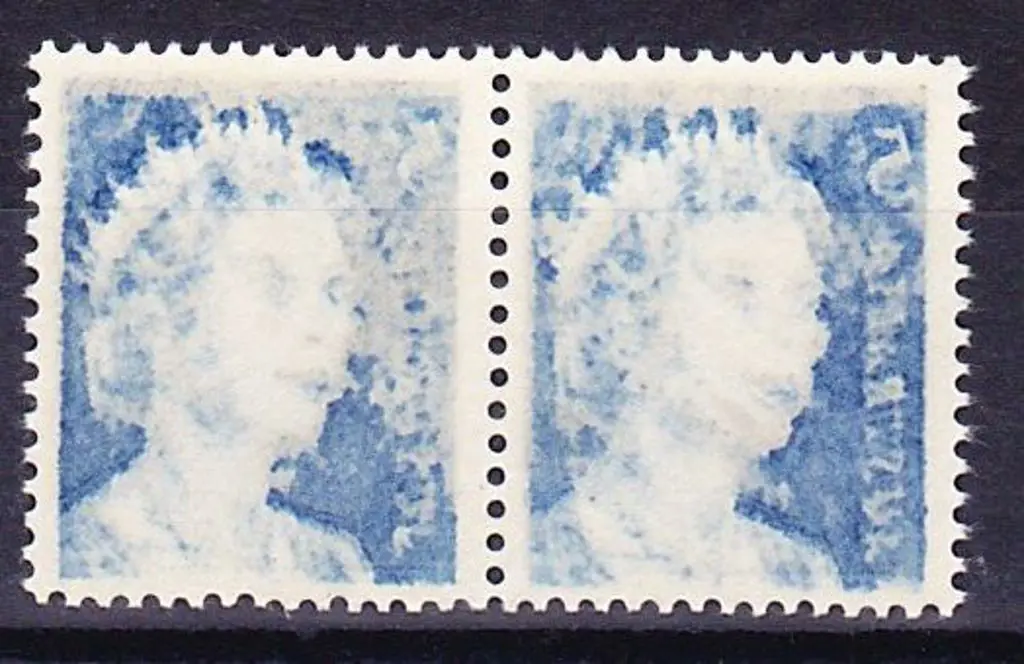 1967 5c blue QEII pair with full strong offset. ... Image 1++